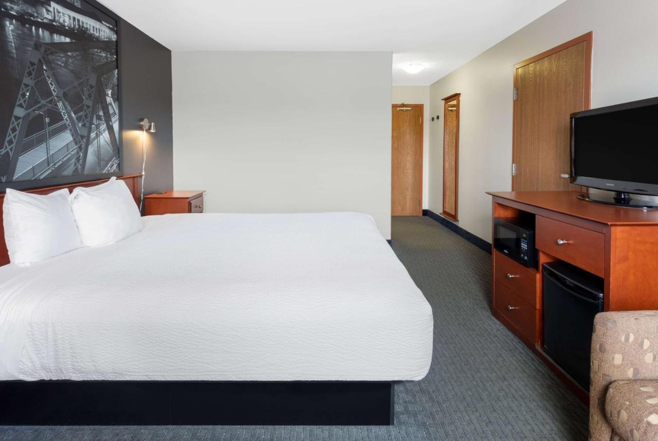 Super 8 By Wyndham 3*